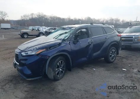 2020 Toyota Highlander Xle z USA, uszkodzony, nr VIN 5TDHZRBH1LS506776